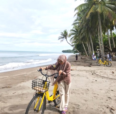 Jalan-jalan ke Batu Karas? Nginepnya di Sini Aja..