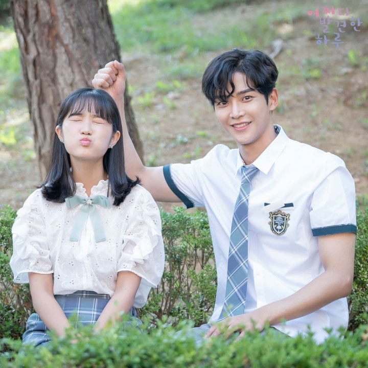 10 Drama Korea Romantis Sekolah dengan Kisah Cinta yang Bikin Baper