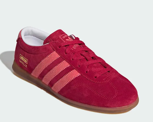 Selain Putih, Ini 5 Warna Sneakers yang Bakal Populer di Tahun 2026