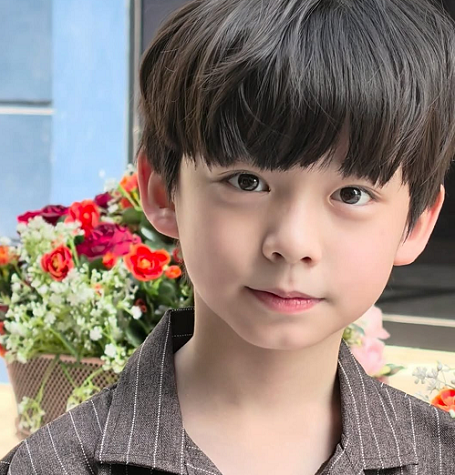 Patut Bangga! Model Cilik Asal Kalimantan Ini Juara 'Face of Asia 2025' di Korsel