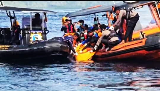 Tim SAR Temukan Jenazah Pelatih Valencia di Perairan Selat Padar