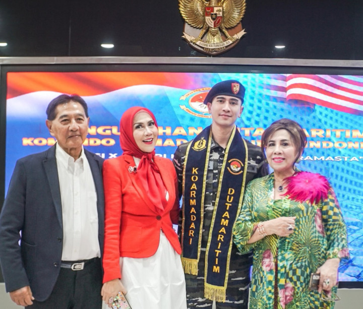 Ayah Meninggal Dunia, Venna Melinda Langsung Pulang dari Liburan