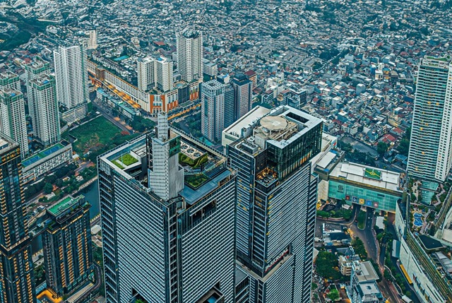 Menjulang! 7 Gedung Tertinggi di Indonesia Saat Ini