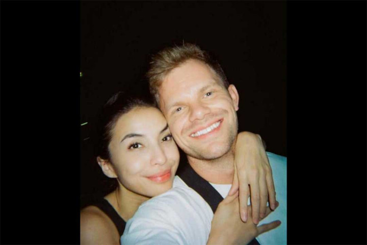 Manohara Putus dengan Kristian Hansen, Ada Orang Ketiga?