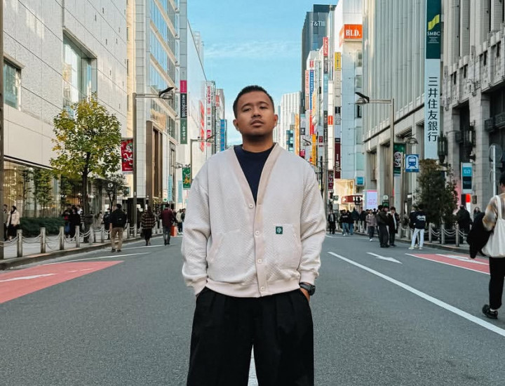 Aurelie Moeremans Ungkap Hubungan Joshua Suherman dengan Cerita di Buku Broken Strings