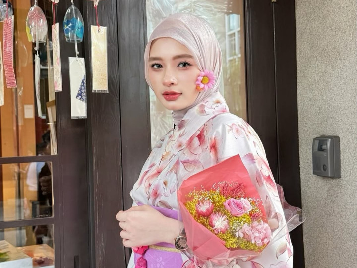 Restorative Justice Ditolak, Inara Rusli <i>Ngotot</i> Ingin Berdamai dengan Wardatina Mawa