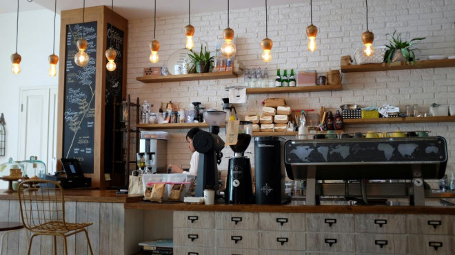 Coffee Shop. Foto: Unplash/Nafinia Putra