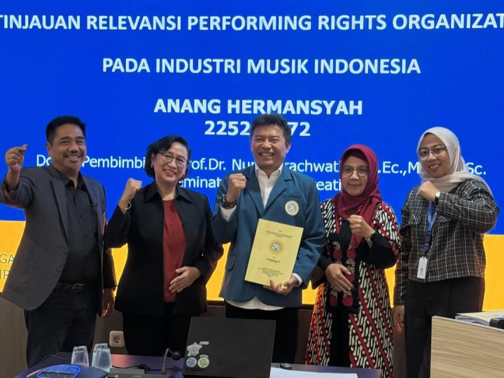 Lulus S2 Unair, Anang Hermansyah Angkat Topik Performing Rights dalam Tesisnya
