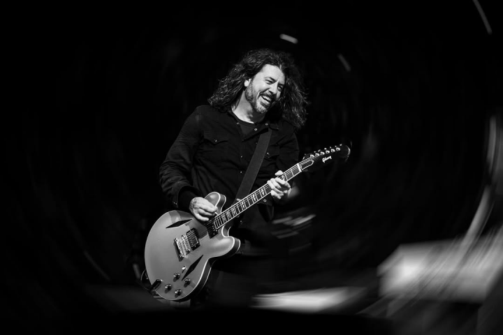 Foo Fighters Rayakan Ulang Tahun Dave Grohl dengan Konser Amal