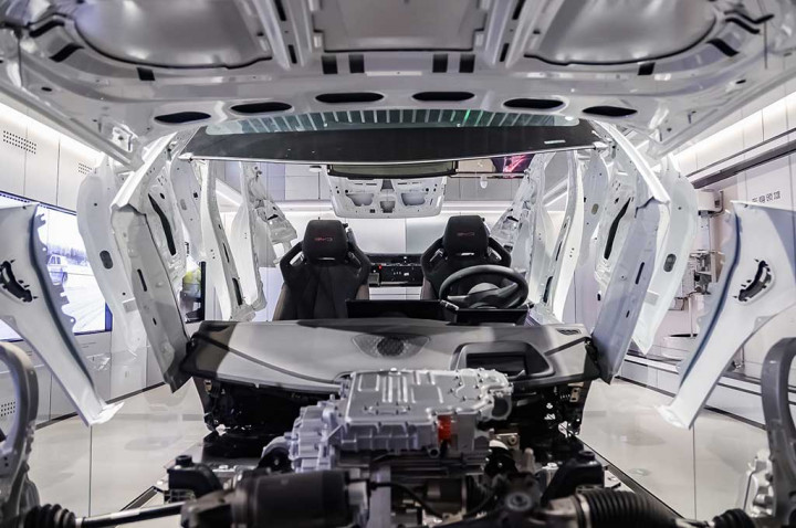 Main ke Super Factory BYD di Zhengzhou, 98 Persen DIkerjain Robot!