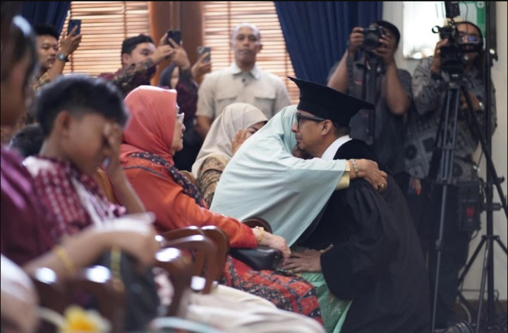 Jalan Panjang Uceng Tuntaskan Janji pada Sang Ayah, Raih Guru Besar UGM Lewati Kekecewaan dan Kegembiraan