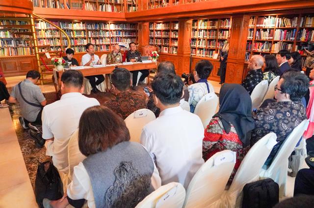 Menkes tegaskan bahwa kusta bukan penyakit mistik atau kutukan, melainkan penyakit menular. (Foto: Dok. Birkom Kemenkes)