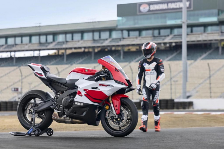 Yamaha YZF-R9 70th Anniversary Edition, Diproduksi Terbatas!