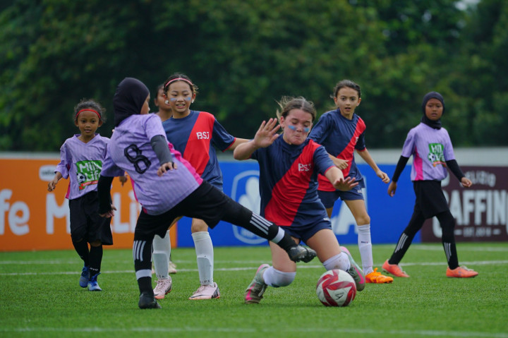Dari Jawa ke Kalimantan, MilkLife Soccer Challenge Perluas Panggung Pesepak Bola Putri Muda