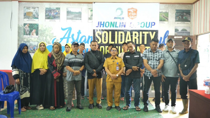 Bantuan Tunai Jhonlin Group Ringankan Beban Warga Banjar Terdampak Banjir