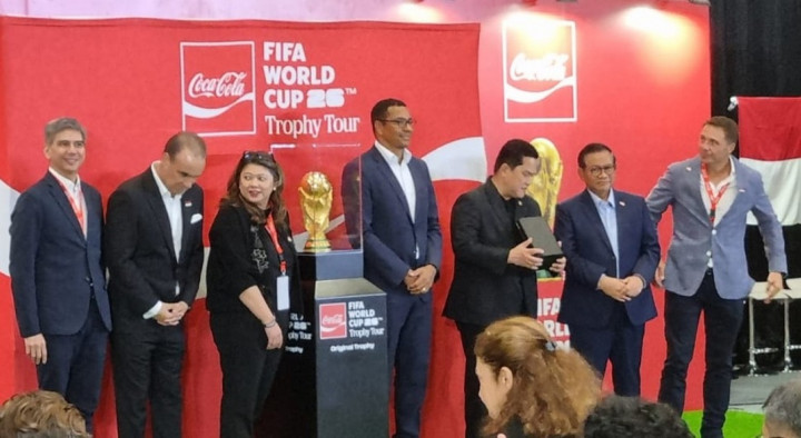 Pecinta Sepak Bola Tanah Air Bisa Lihat Langsung Trofi Piala Dunia