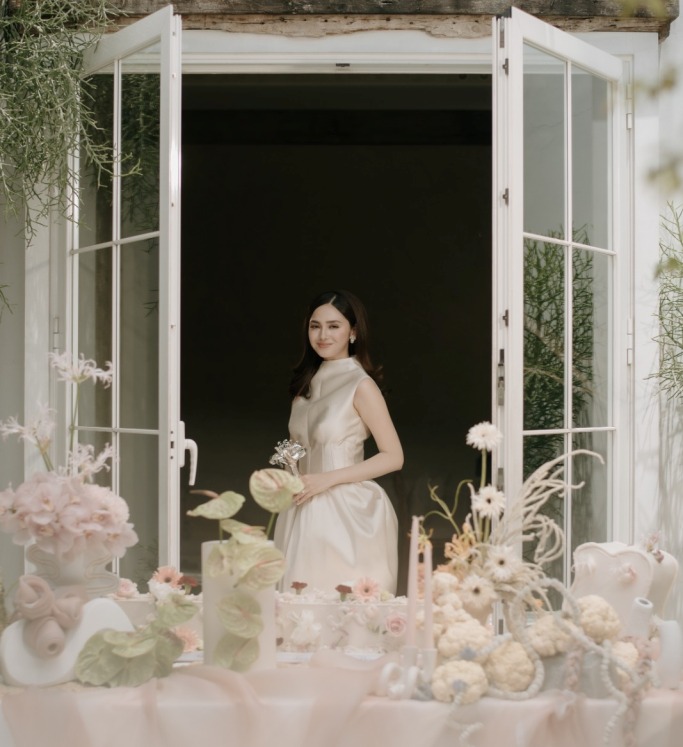 Terpapar dalam Pesona Syifa Hadju, Ini Konsep Petal Dreamscapes yang Bakal Tren di 2026