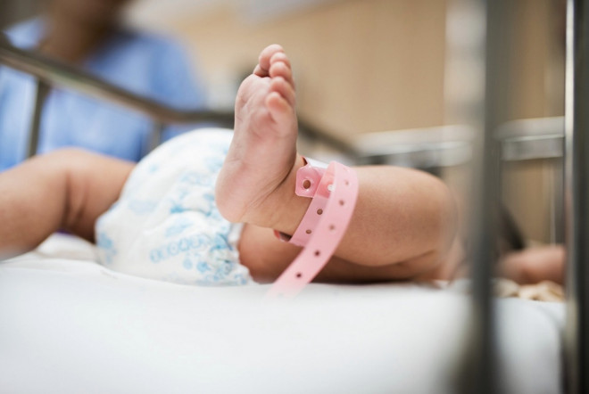 Setelah berusia 6 bulan, risiko SIDS pada bayi menurun secara signifikan. Ilustrasi Freepik