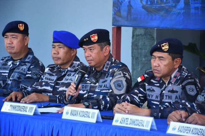 Dankodaeral VIII menyampaikan permohonan atas insiden oknum prajurit dengan warga di Melonguane. ist