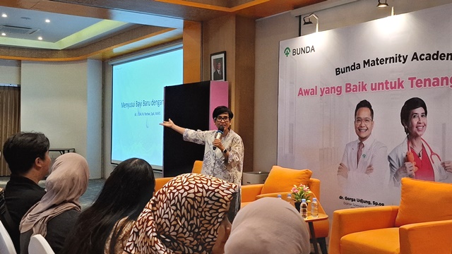    Dr. Tiwi mengatakan bahwa ada beberapa hal yang perlu dipantau oleh ibu selama masa memberikan ASI.  (Foto: Dok. Medcom.id/Aulia Putriningtias)