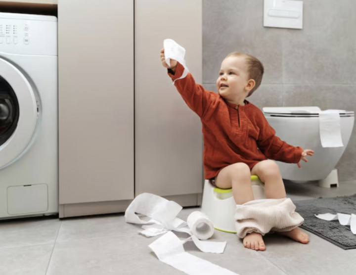 5 Tanda Anak Laki-laki Siap Memulai Proses Toilet Training