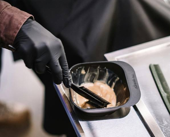 Berikut adalah empat rekomendasi pewarna rambut pria yang praktis. (Foto: Ilustrasi/Dok. Pexels.com)