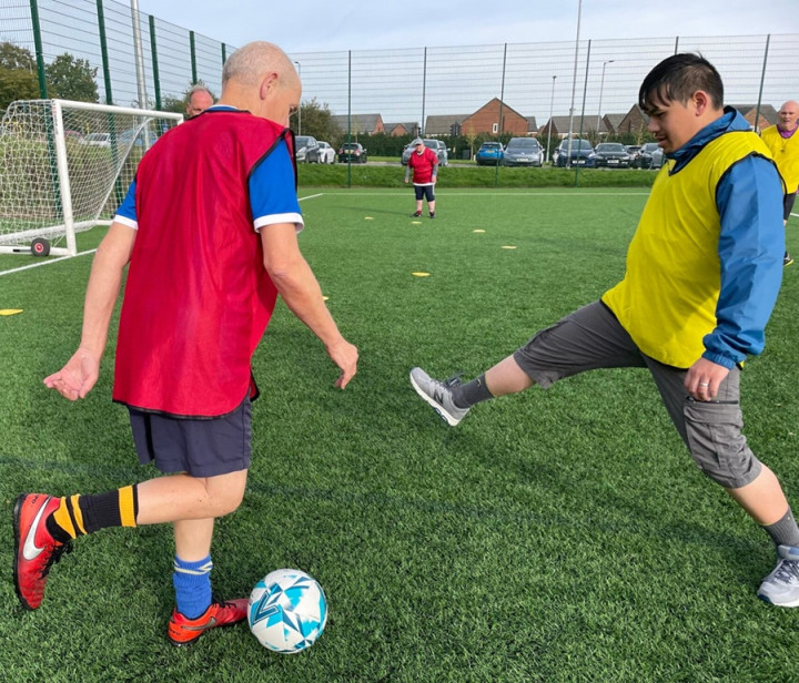 Mengenal Walking Football, Main Bola dengan Cara Lebih <i>Santuy</i>!
