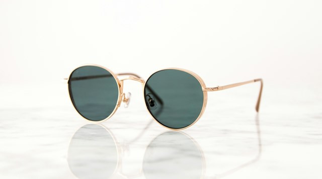 Goodbye Silau! Cek 5 Kacamata Photochromic Praktis, Start Rp20 Ribuan Aja