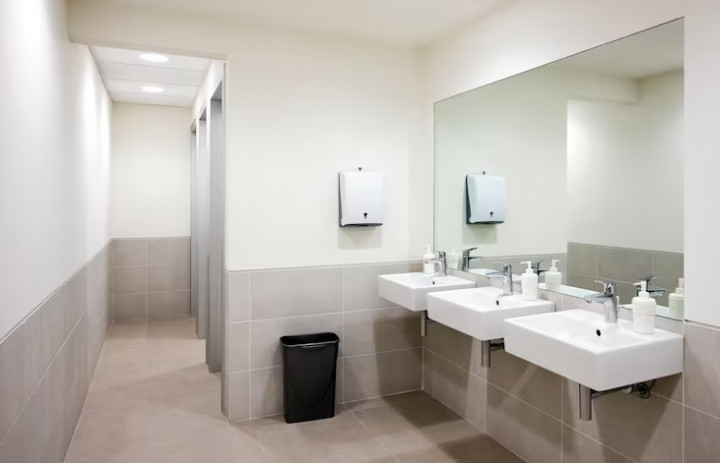 Perusahaan Wajib Tahu! Ini Standar K3 Fasilitas Toilet Sehat di Kantor