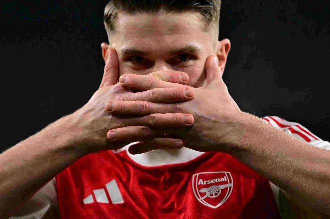 Selebrasi gol striker Arsenal, Viktor Gyokeres. (Foto: Ben STANSALL / AFP)