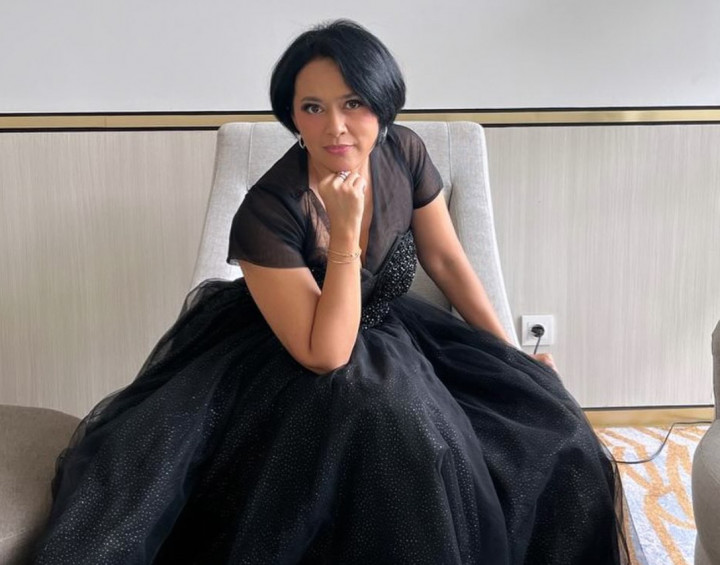 Sarah Sechan Nangis Lihat Pengakuan Ressa Rizky, Soroti Sikap Denada sebagai Ibu