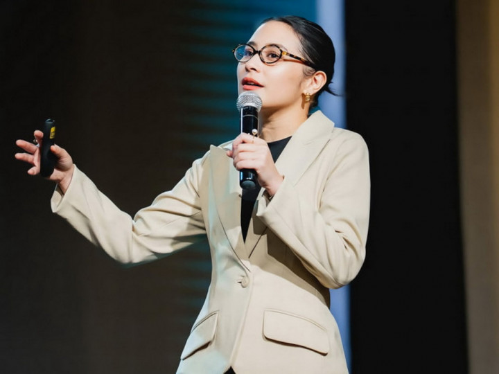 Open to Work, Prilly Latuconsina Terima 32 Ribu Permintaan Koneksi di LinkedIn