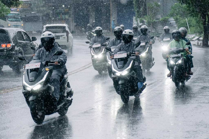 Honda PCX 160, Skutik dengan Tampilan dan Harga Premium