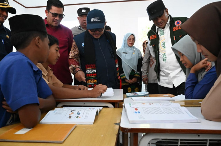 Mendikdasmen Abdul Mu'ti Pastikan Perbaikan Sekolah di Aceh Tuntas Tahun Ini