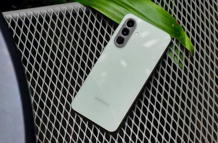 Budget Rp5 Juta Mending Beli iPhone atau Samsung? Ini Pertimbangannya di 2026