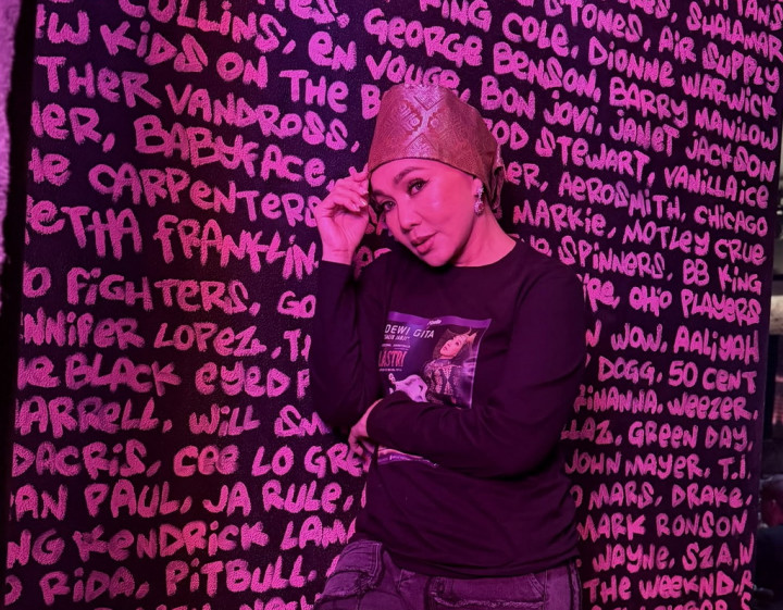 Dewi Gita Cerita Luka yang Belum Selesai di Lagu 