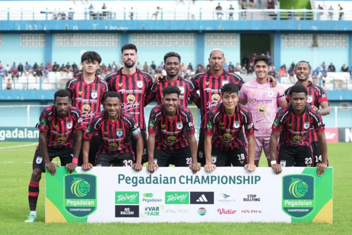 Air Mata di Puncak Klasemen Liga Championship: Persipura Persembahkan Kemenangan untuk Mettu Dwaramury