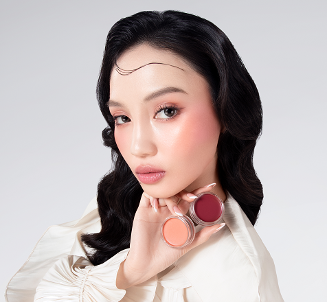 Blushing Artist Pot bisa digunakan di pipi, mata, dan bibir. (Foto: dok. Studio Tropik)