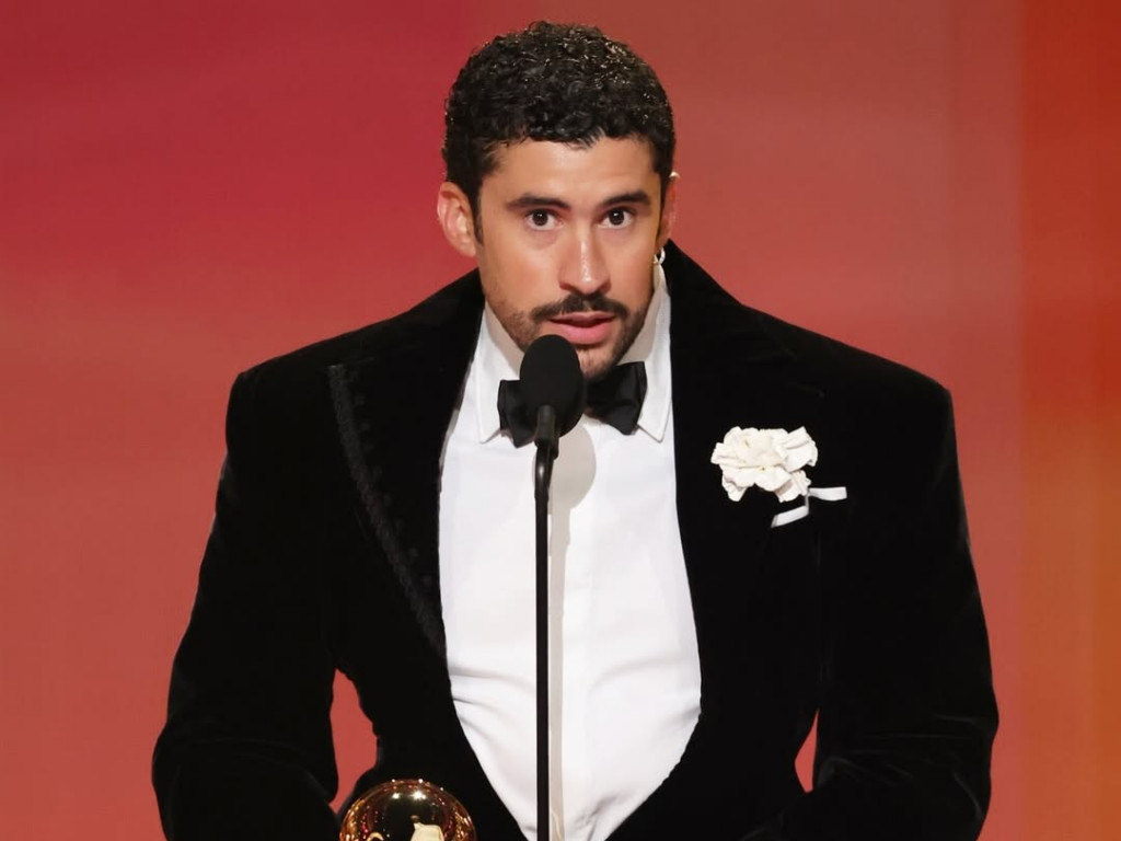 Bad Bunny Suarakan ICE Out di Grammy Awards 2026 (Foto: Instagram/grammys)