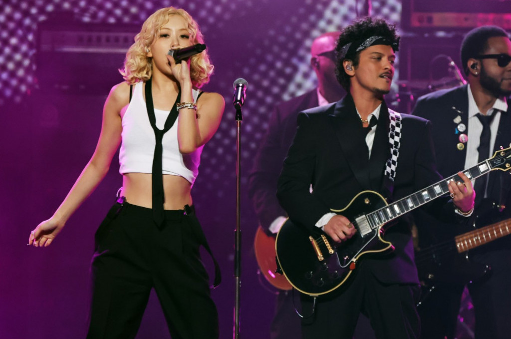 ROSÉ dan Bruno Mars tampil di Grammy Award 2026 (Foto: instagram @grammys)