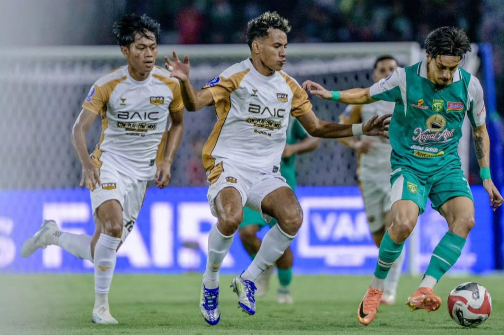 Suasana laga Persebaya vs Dewa United. (Foto: Instagram resmi Persebaya)