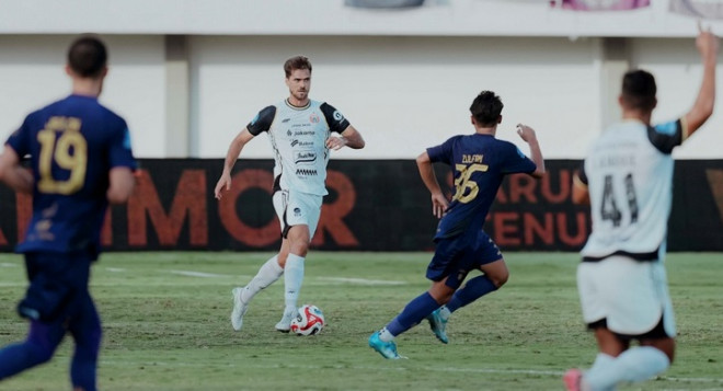 Bek anyar Persija, Paulo Ricardo. (Foto: Dok. ileague.id)