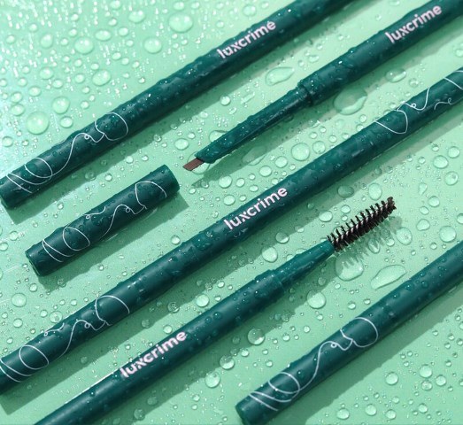 Anti Alis Ilang Sebelah! 5 Pensil Alis Waterproof yang Tetap Stay Walau Kena Badai