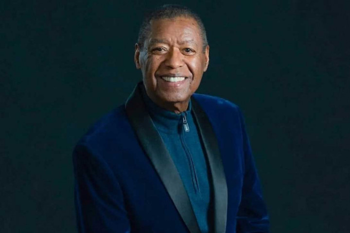 Penyanyi Gospel Legendaris Ron Kenoly Meninggal Dunia