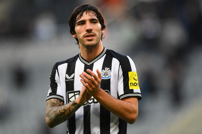 Gelandang Newcastle United, Sandro Tonali (AFP/Andy Buchanan)