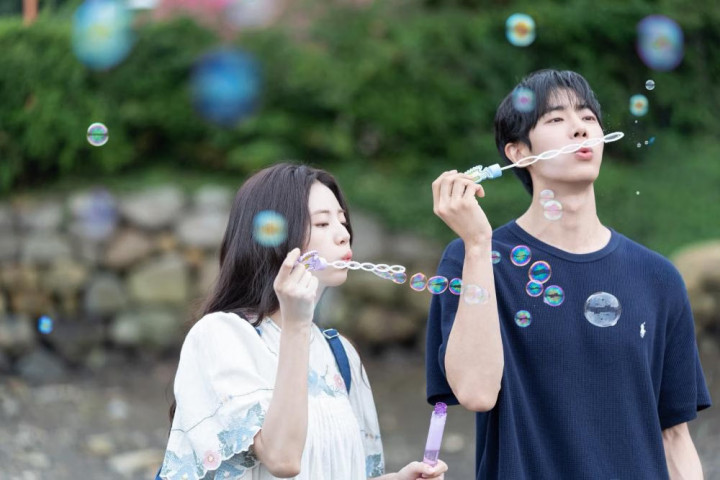 Sinopsis <i>Even If This Love Disappears from the World Tonight</i>, Suguhkan Romansa Manis Sekaligus Getir