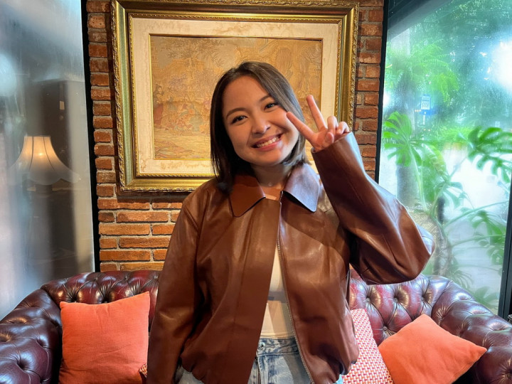 Alasan Bernadya Tinggalkan Tradisi Pakai Baju Serba Hitam