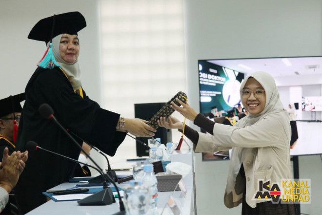  Mahasiswa Program Studi Doktor Teknologi Agroindustri, Si Nurmilah. DOK Unpad