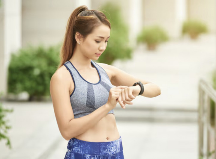 Smartwatch Cewek yang Bisa Pantau Haid & Kesehatan Harian