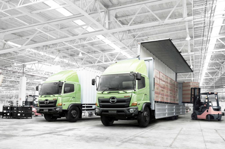 Hino & Isuzu Raih Status Top Brand Masyarakat Indonesia